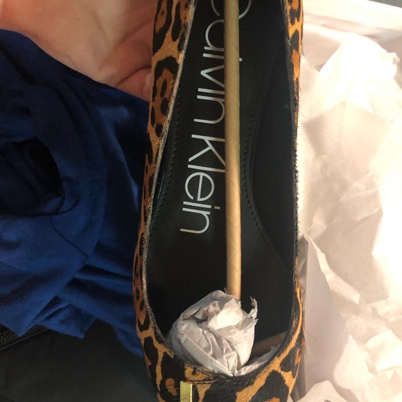 Calvin Klein flats - Picture 2 of 3